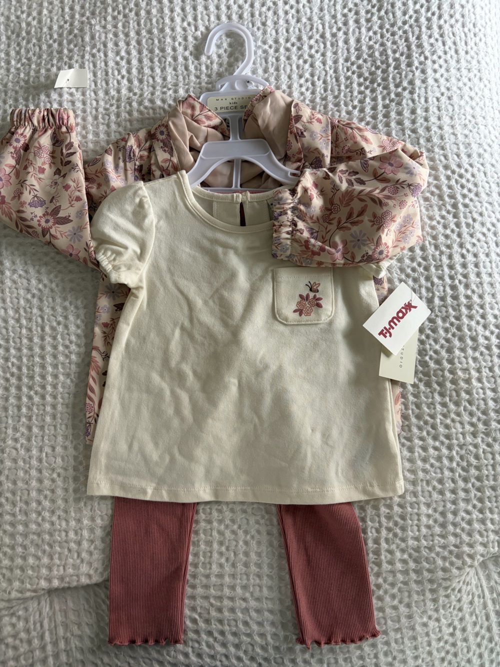 Toddler Girls' Outfit Set - Size 2T